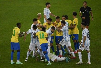 Torcedores brasileiros acusam argentinos de racismo com Neymar nas redes sociais