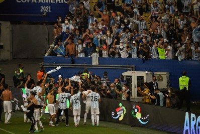 Prefeitura do Rio multa CBF em R$ 54 mil por aglomeração no Maracanã