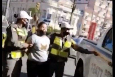 Eduardo Leite manda apurar prisão de mulher que se manifestou contra Bolsonaro