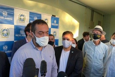 Em visita à Região dos Lagos, Castro continua sem cumprir promessa de hospital para COVID