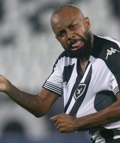 Na melhor fase da carreira, Chay balançou a rede em todas as três vitórias do Botafogo na Série B