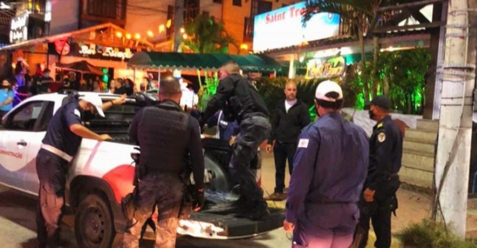 Fiscaliza&ccedil;&atilde;o apreende motos em situa&ccedil;&atilde;o irregular em Arraial do Cabo