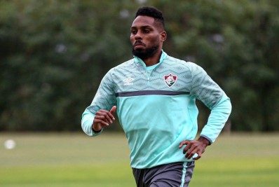 Luccas Claro treina com o Fluminense e pode retornar contra o Criciúma