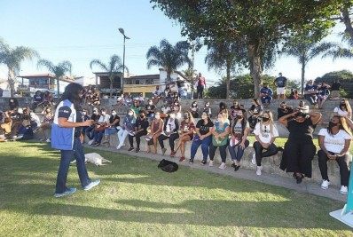 Defesa pessoal é ensinada para as mulheres buzianas em Workshop 