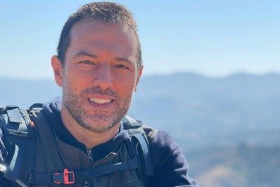 Repórter da Globo percorre 'Caminho da Fé' após perder familiares para a covid-19