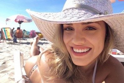 Família de modelo brasileira que morreu após cair do 12º andar suspeita de namorado