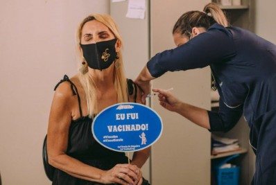 Pessoas de 40 e 41 anos são vacinadas nesta semana em Cabo Frio