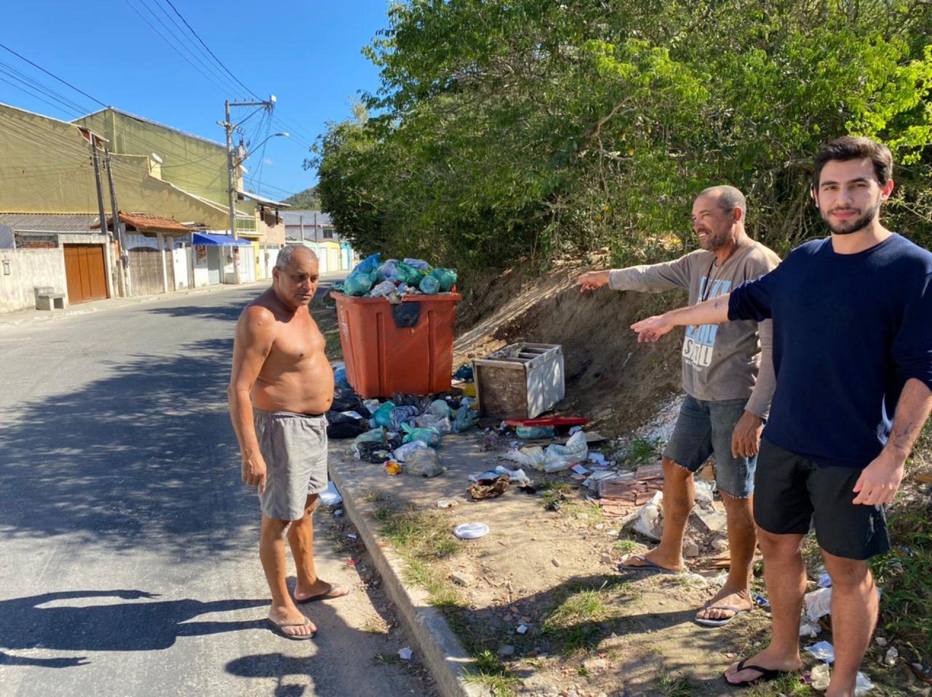 Moradores do Per&oacute; denunciam ac&uacute;mulo de lixo e degrada&ccedil;&atilde;o em APA