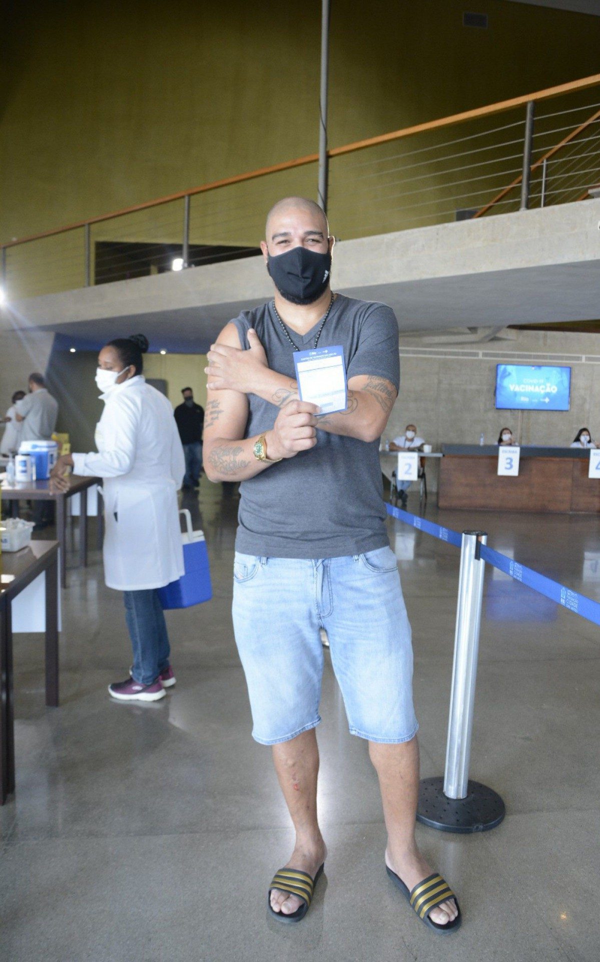 Adriano Imperador &Atilde;&copy; vacinado contra a covid-19