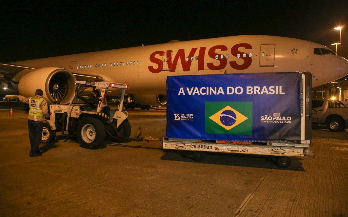 Chegada do novo lote de IFA para produ&Atilde;&sect;&Atilde;&pound;o de Coronavac