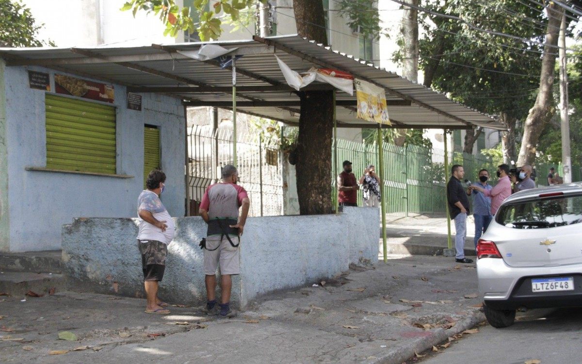 Guarda Municipal atira em Vizinhos no bar na rua mauro 292,neste dia(13) - Marcos Porto/Agencia O Dia