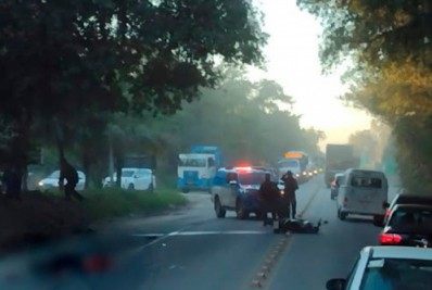 Morador de Belford Roxo morre após colidir em caminhão em Seropédica