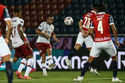 Dominante, Flu vence o Cerro por 2 a 0 e larga na frente por vaga nas quartas da Liberta