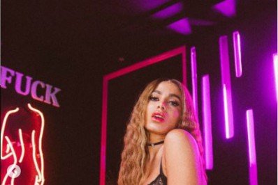 Anitta rebola muito ao lado de Rennan da Penha no clipe de 'Sextou'