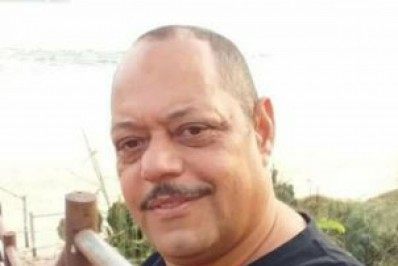 Polícia tenta identificar dupla que matou segurança de faculdade em Belford Roxo