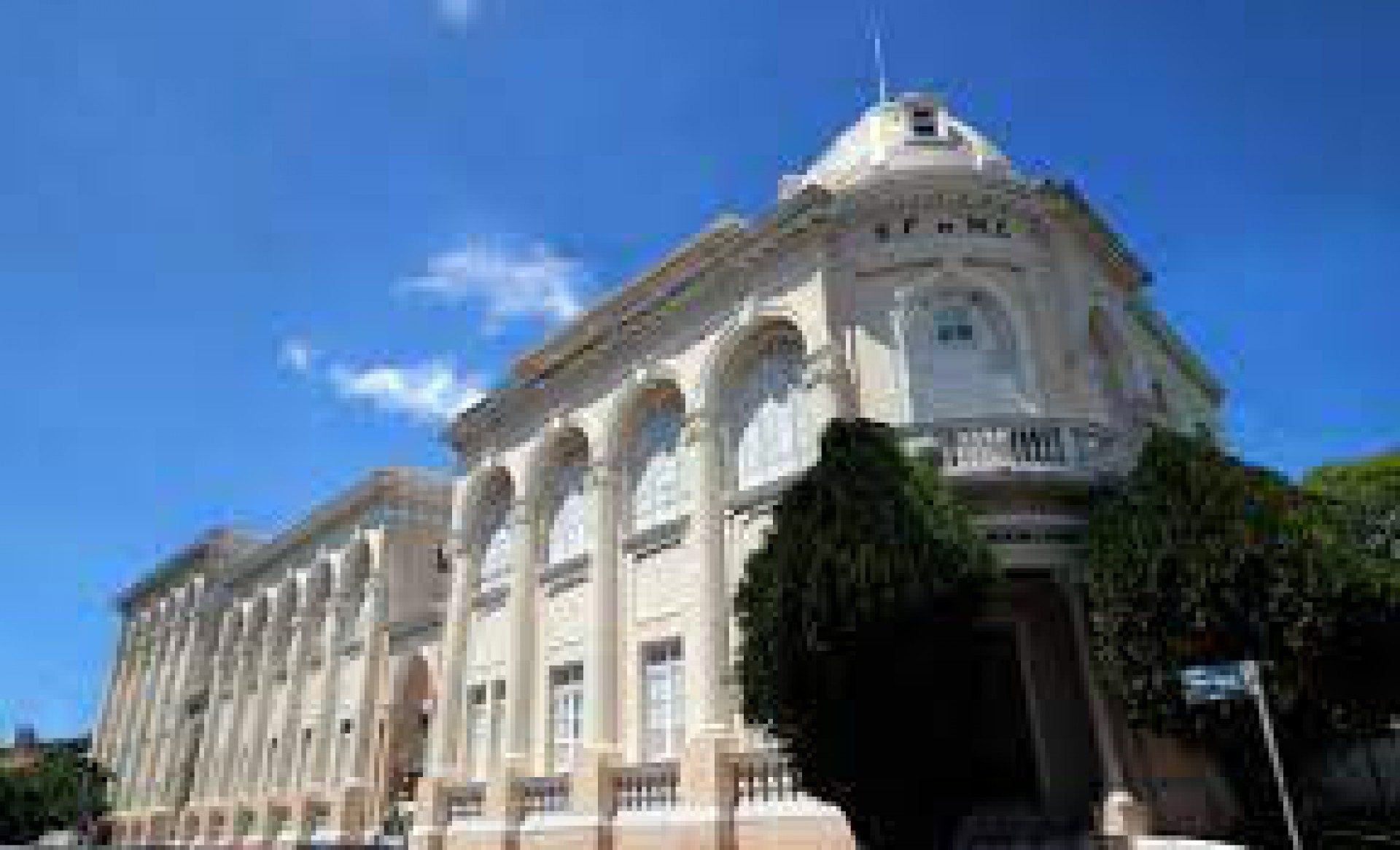 Prefeitura de Campos libera aulas presenciais em faculdades da cidade