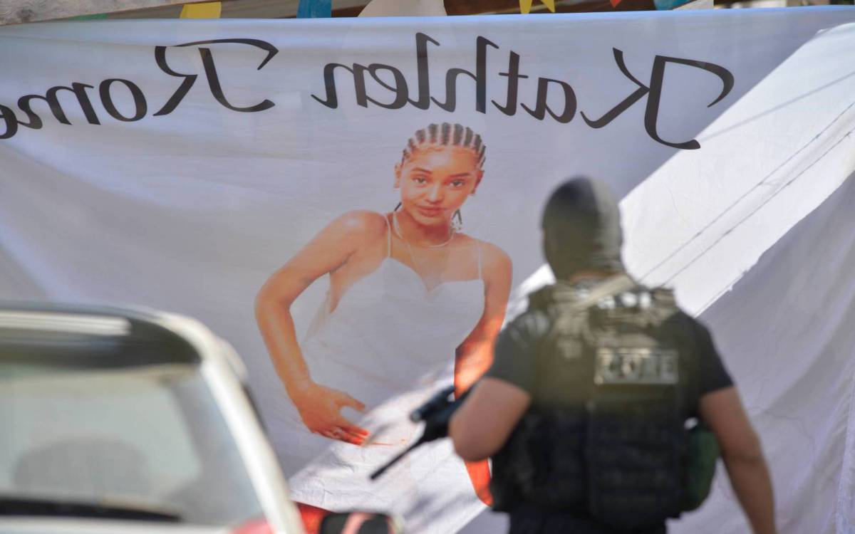 Rio de Janeiro - 14/07/2021 - Viol&ecirc;ncia/ Rio de Janeiro - Pol&iacute;cia faz nesta quarta reprodu&ccedil;&atilde;o simulada da morte de Kathlen Romeu no Lins.policiais civis durante a reconstitui&ccedil;&atilde;o  Foto : F&aacute;bio Costa/ Ag.O Dia