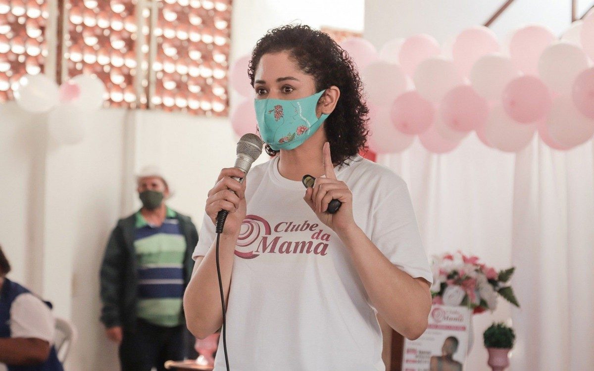 A médica mastologista Dra. Sandra Gioia 