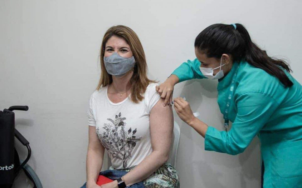 Manoela Peres , prefeita de Saquarema