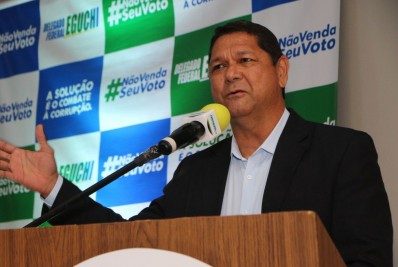 Polícia Federal faz buscas contra delegado bolsonarista por corrupção e associação criminosa