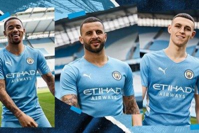 Manchester City lança camisa com homenagem a gol histórico de Agüero