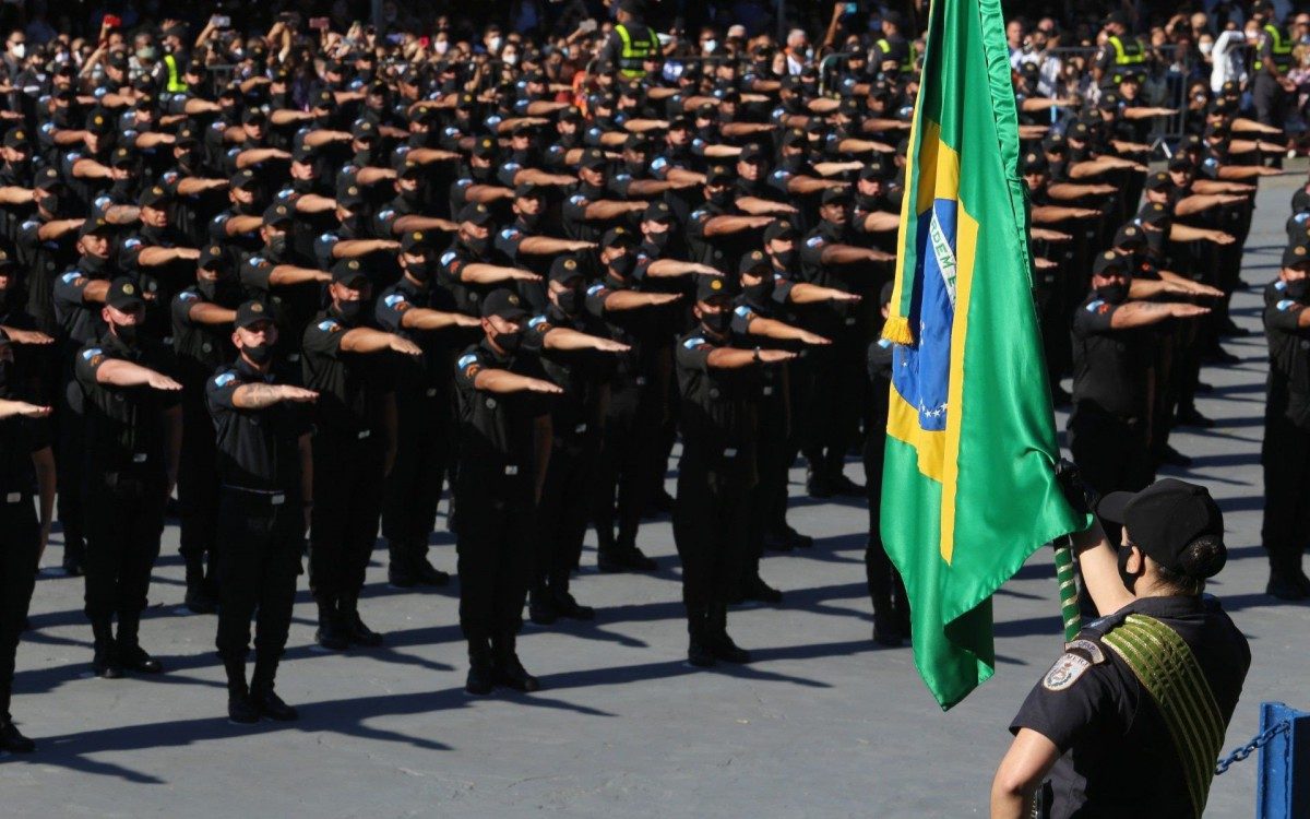 Formatura de 475 policiais militares foi realizada nesta quinta-feira - Divulgação