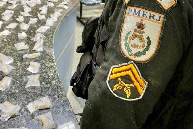 Polícia Militar apreende drogas em Magé 