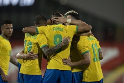 Seleção olímpica sofre, mas goleia os Emirados Árabes após virada: 5 a 2