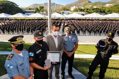 Rio ganha novos 475 policiais para segurança nas ruas