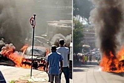 Carro pega fogo no Centro de Belford Roxo