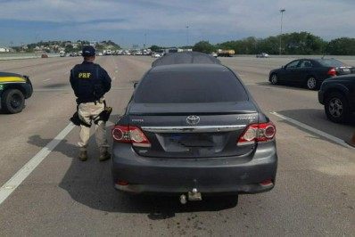 Ex Político é preso em carro roubado 