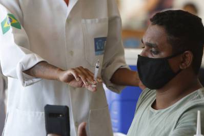 Rio pode anunciar antecipação de calendário de vacinação; repescagem por idade será quarta e sábado