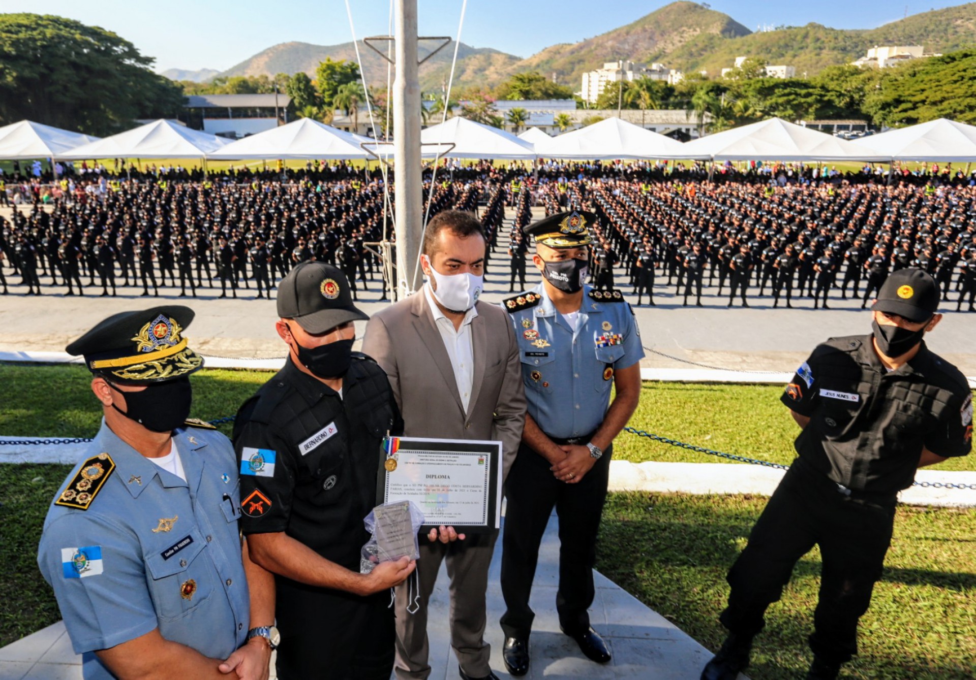 Rio ganha novos 475 policiais para seguran&ccedil;a nas ruas