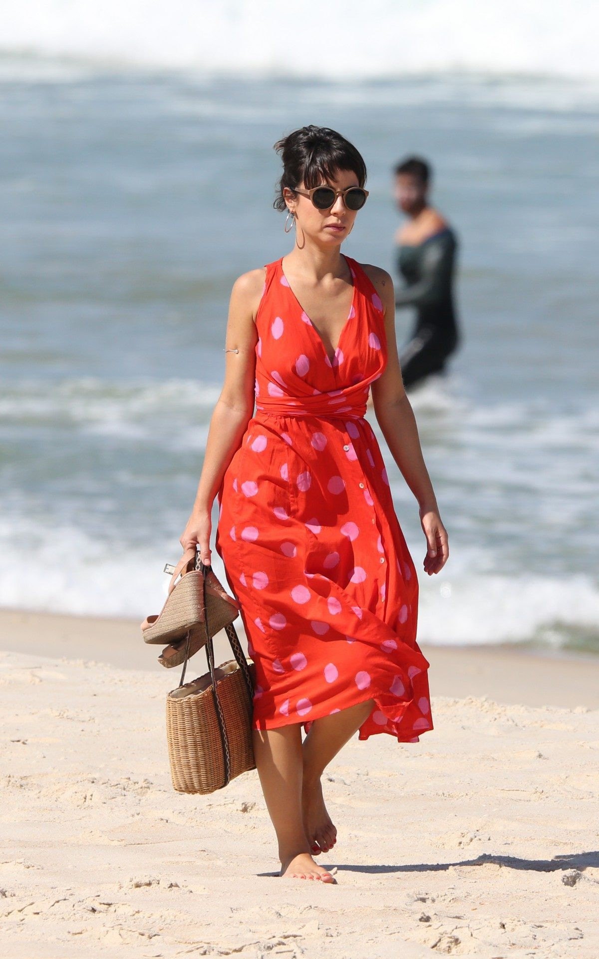 Cau&atilde; Reymond e Andr&eacute;ia Horta gravam cenas de 'Um Lugar ao Sol' na Praia de Grumari, na Zona Oeste do Rio