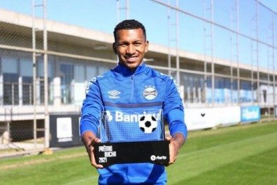 Empresário nega negociação entre jogador do Grêmio e o Vasco
