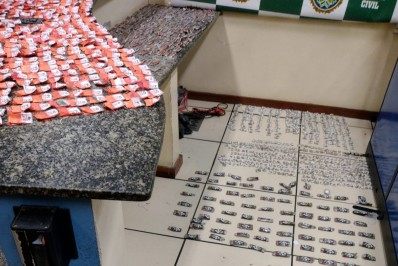 Em ação conjunta, policiais apreendem drogas enterradas em Vassouras