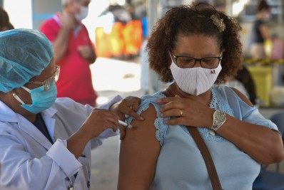 Rio vacina mulheres de 36 anos nesta segunda; veja o calendário da semana