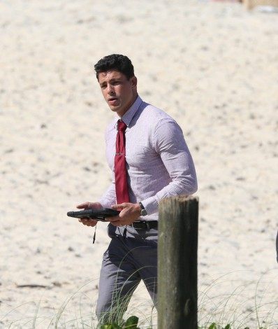 Cauã Reymond e Andréia Horta gravam cenas de 'Um Lugar ao Sol' na Praia de Grumari, na Zona Oeste do Rio - Ag. News