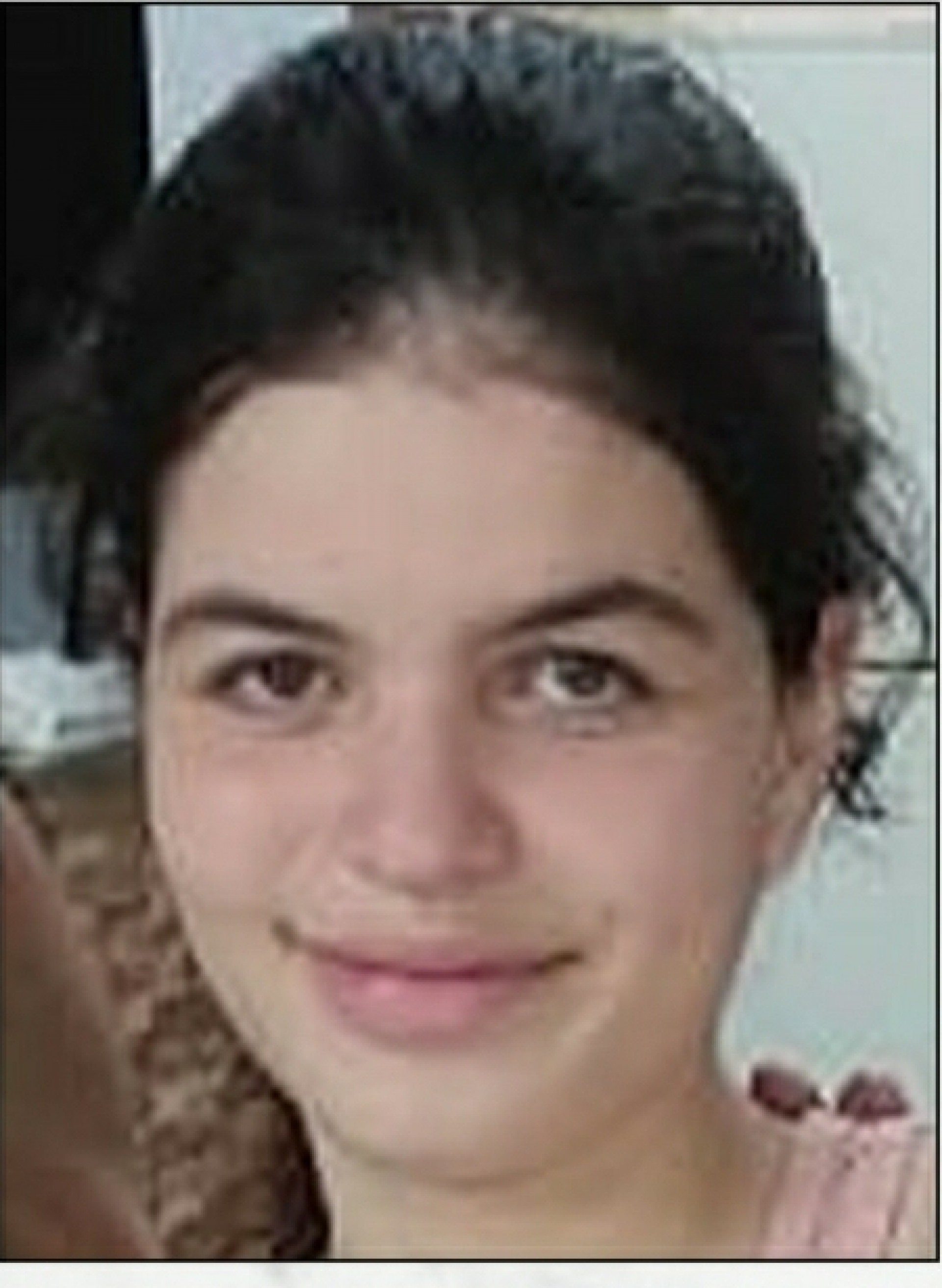 Fam&iacute;lia procura menina de 13 anos desaparecida em Maric&aacute; 