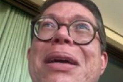 Em vídeo, DJ Ivis chora ao pedir perdão após agredir ex-mulher: 'Assumo meu erro'