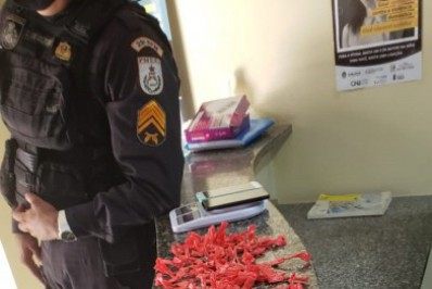 Bom Jesus do Itabapoana: Dupla da Vila Kennedy é presa por tráfico de drogas 