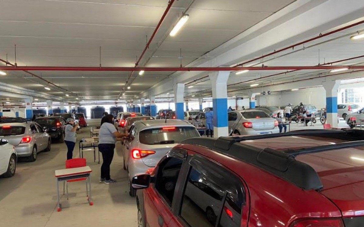 O fluxo de carros ocorreu sem entraves durante todo o evento, com tempo de espera na fila variando de 10 a 15 minutos durante a maior parte do evento.