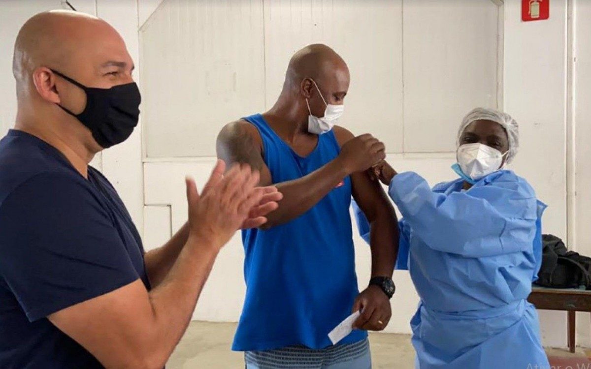 Prefeito F&aacute;bio do Pastel esteve presente acompanhando a a&ccedil;&atilde;o de perto 