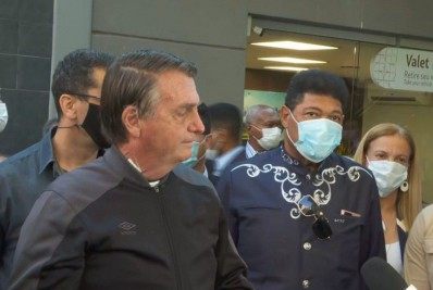 Bolsonaro defende Eduardo Pazuello: 'Governo não gastou um centavo com picareta'