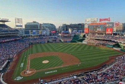 Vídeo: três pessoas são baleadas fora de estádio de beisebol nos Estados Unidos