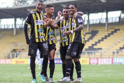 Voltaço vence Floresta-CE e assume vice-liderança do grupo A