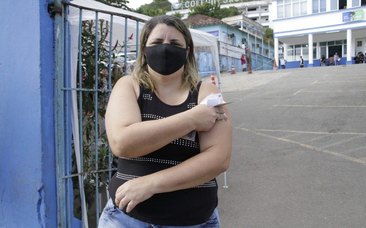 Retomada da vacinação em São Gonçalo na foto Claudia Billé no polo sanitário Washington Luis,neste dia(19) - Marcos Porto/Agencia O Dia