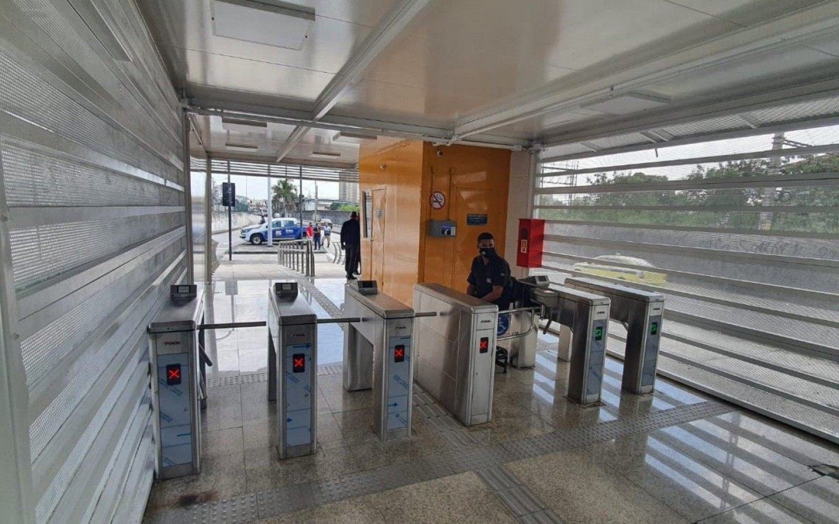 Corredor Transcarioca tem terceira estação reaberta