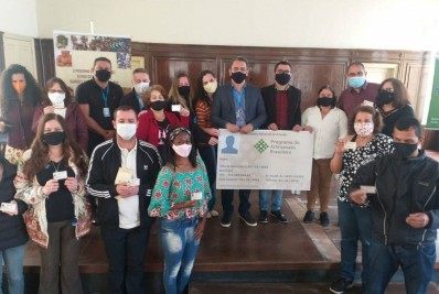 Dez artesãos de Nova Friburgo recebem a Carteira Nacional