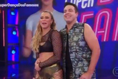 André Marques fica desconcertado com Paolla Oliveira dançando funk